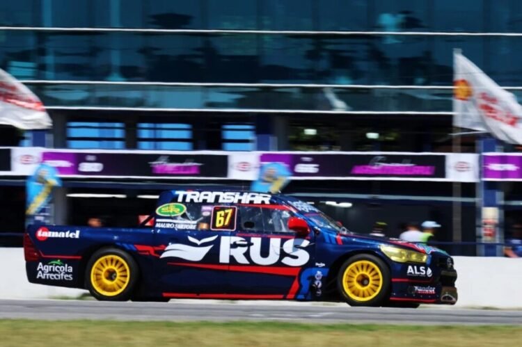 Santiago Biagi con el RUS Med Team, se impuso en la final de TC Pista Pick