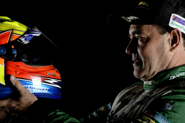 “Nunca digo que no”: ¿Omar Martínez se pone el casco otra vez?