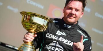 Bernardo Llaver con el Honda Civic del Coiro Competición se quedó con la primera carrera