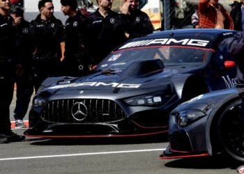 Otto Fritzler probará en La Plata uno de los Mercedes Benz