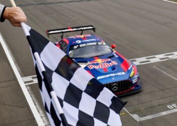 Max Verstappen se llevó la victoria en la prueba de la Nürburgring Langstrecken Serie