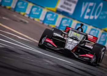 El debut de Mick Schumacher en la IndyCar terminó en la primera vuelta