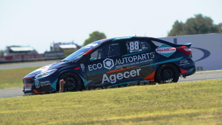 Marques dominó la segunda práctica de la Clase 3