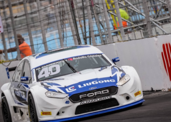 Top Race en Buenos Aires: Marcelo Ciarrocchi en una gran remontada se quedó con la primera del año