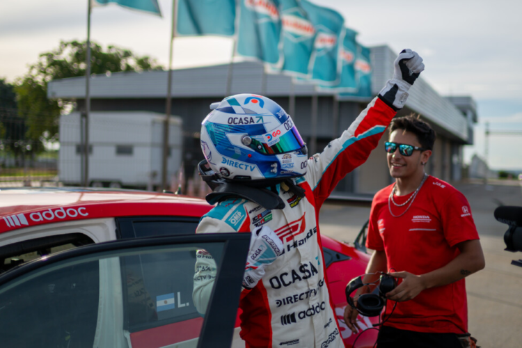 Leonel Pernia estrenó el título de campeón del TCR South America con una victoria en Curvelo