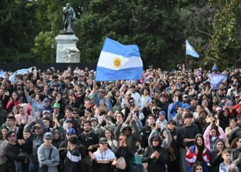 Fiesta histórica: con el sueño de la vuelta de la F1 a la Ciudad, Franco Colapinto hizo delirar a 600 mil personas en Palermo