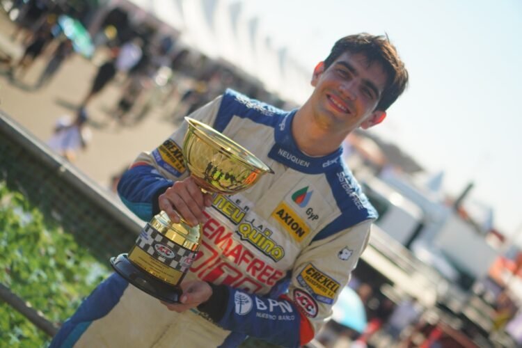 Camilo Echevarría: “Seguir en el automovilismo es muy importante para mí”