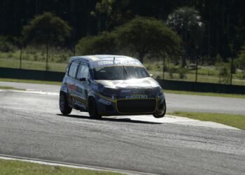 Agustín Martín se quedó con la primera clasificación de la Clase Dos del Turismo Pista