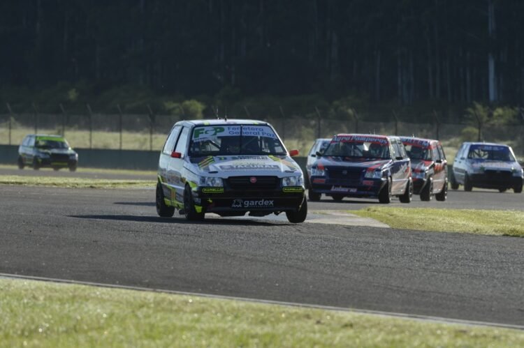 Lucio Rodríguez, Joaquín Cortina y Joaquín Hongn fueron los ganadores de las series de la Clase Uno