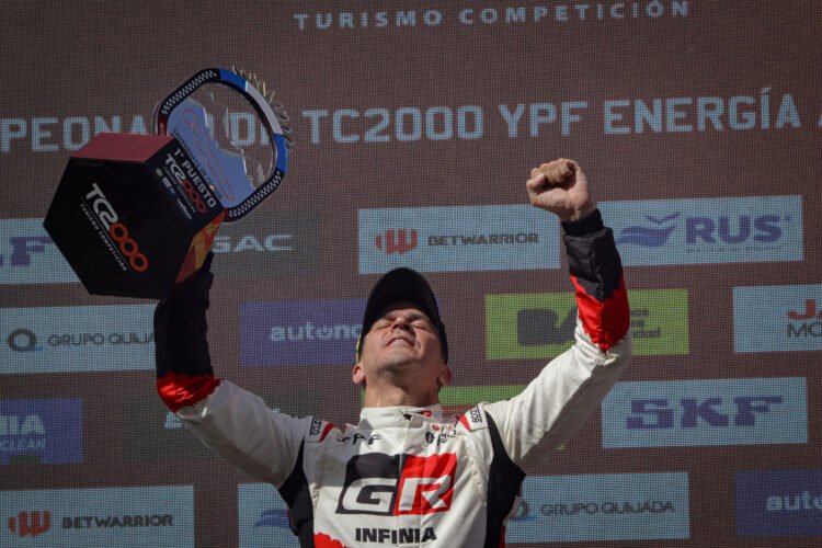 Matías Rossi ganó en San Juan y cerró un fin de semana perfecto