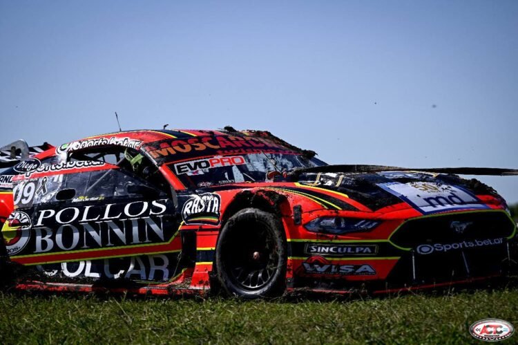 Con vuelco incluido, Moscardini ganó el primer entrenamiento