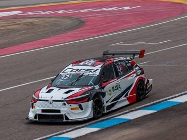 Gabriel Ponce de León con el Toyota Corolla Cross se quedó con el mejor tiempo en la tanda libre