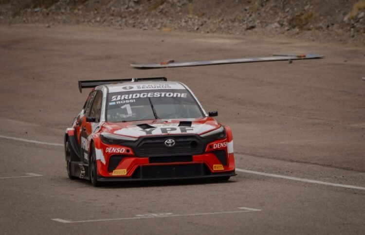 Matías Rossi dominó en la primera salida a pista del sábado