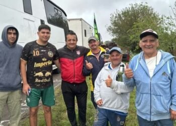 El esfuerzo por estar: fanáticos acampan para asegurar su lugar en el autódromo