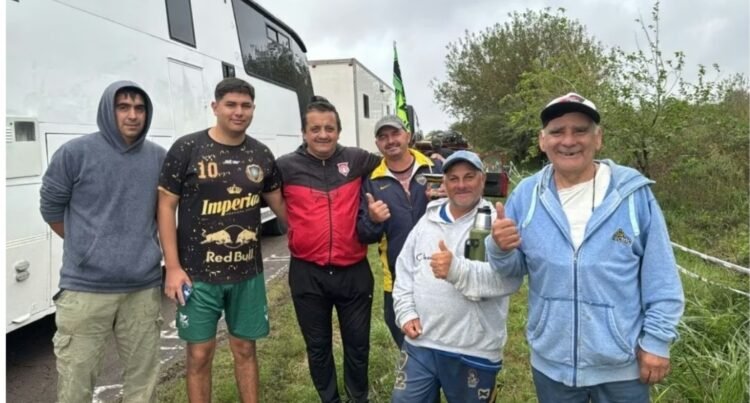 El esfuerzo por estar: fanáticos acampan para asegurar su lugar en el autódromo
