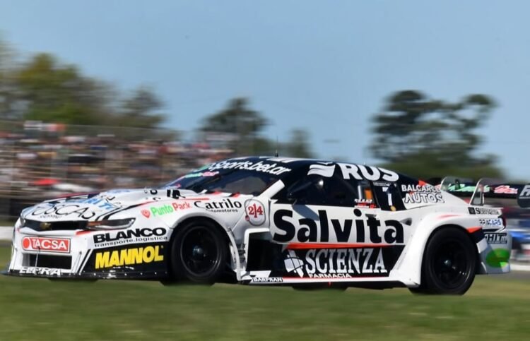 Mangoni y su Chevrolet  celebraron en Concepción del Uruguay