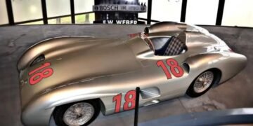 El auto de Fangio que volverá a pista: la historia detrás de la “Flecha de Plata” que manejará Colapinto