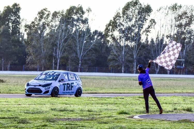 Turismo Internacional en La Plata: Aspromonte fue el ganador de la primera final del domingo