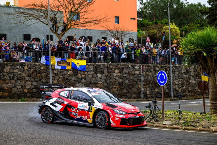 WRC: Ogier ganó en Islas Canarias tras un accidente de Solberg