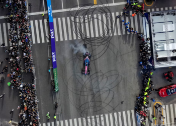 Así quedó el auto de Colapinto en el cierre de su exhibición en Buenos Aires