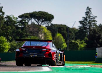 WEC en Imola: una falla obligó al abandono del Lexus de “Pechito” López