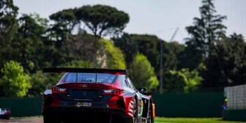 WEC en Imola: una falla obligó al abandono del Lexus de “Pechito” López