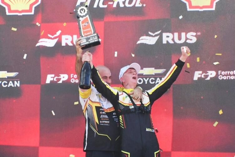 Lucio Rodríguez tuvo su fin de semana soñado y se quedó con la final en la Clase Uno