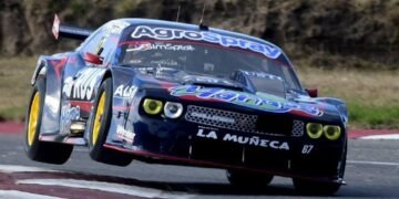 Biagi con un auto del RUS MED y Provens con el Galarza Racing, los ganadores de las series en el TC Pista