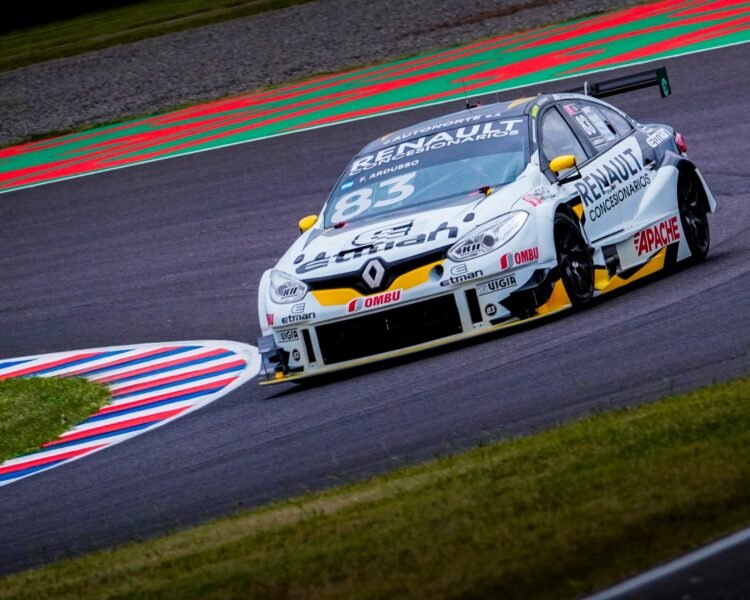 Ardusso dominó el inicio del Turismo Carretera 2000 en Termas de Río Hondo