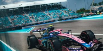 Colapinto sufrió un golpe de Verstappen y fue décimo en la carrera Sprint; Norris fue el ganador