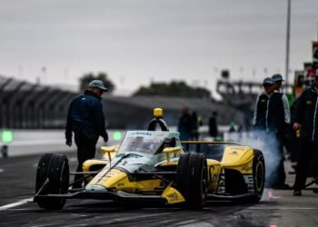 La lluvia obligó a pasar para este domingo la clasificación de las 500 Millas de Indianápolis