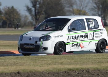 Lucas Yerobi, Alejo Cravero y Agustín Bovone fueron los vencedores de las series de la Clase Dos