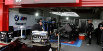 El BMW de Julián Santero sufrió la rotura del motor en el segundo entrenamiento