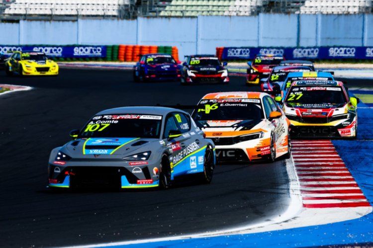 TCR World Tour en Misano: Guerrieri y Zago cerraron la fecha entre los diez mejores