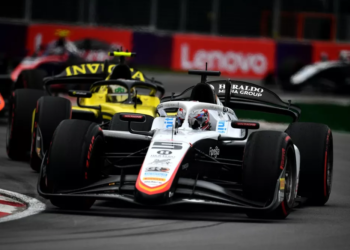 Noel León ganó la sprint de F2: una accidentada carrera le arruinó a Nico Varrone su espectacular largada
