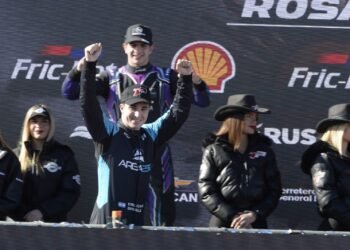 Valentino Spinella venció en la final de la Clase Dos del Turismo Pista