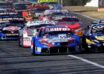 Toyota cada vez más fuerte en el TC: Urcera lidera el campeonato y tres Camry más están en la Copa de Oro