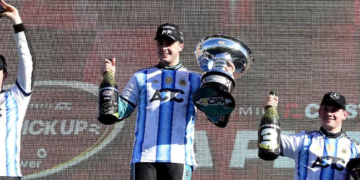 Joven récord: Dianda ganó la final en las Pick Up y se convirtió en el piloto más joven en conseguir un triunfo en la categoría