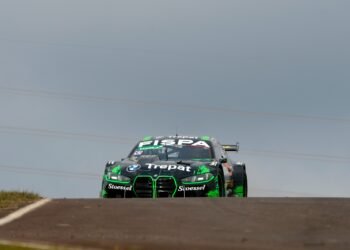 Santero adelante en el comienzo de la actividad para el TC en Posadas