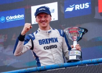 Andrés Jakos ganó la primera final del Turismo Carretera 2000