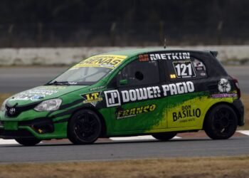 Pezzucchi, Chico y Franco De Benedictis se llevaron las series de la Clase Tres del Turismo Pista