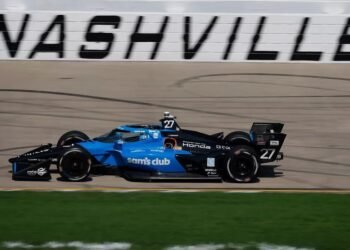 IndyCar: Kyle Kirkwood consiguió la pole en el Nashville Superspeedway