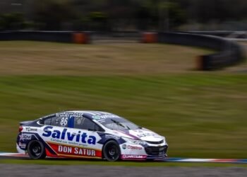 Canapino se quedó con la serie más rápido y largará desde la pole la final de la Clase Dos