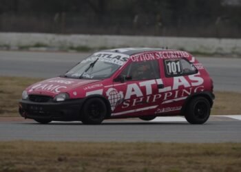 En una final electrizante, Adrián Oubiña ganó en la Clase Uno del Turismo Pista, fue excluido en Técnica