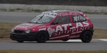 En una final electrizante, Adrián Oubiña ganó en la Clase Uno del Turismo Pista