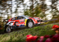 Rally de Finlandia: Ogier lideró un viernes cargado de incidentes
