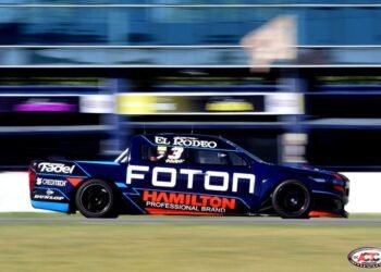 Gran victoria de Mariano Werner con Foton en la final de las TC Pick Up en La Plata