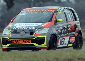 Agustín Gajate, Felipe Rey y Nicolás Herrera ganaron sus series en la Clase Dos del Turismo Pista