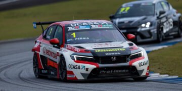TCR South America en Velocitta: Leonel Pernía hizo historia y se consagró campeón del TCR Brasil
