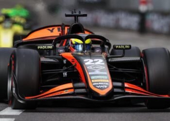 FIA F2: Varrone terminó 13° y Tsolov volvió a ganar en Silverstone y se escapa